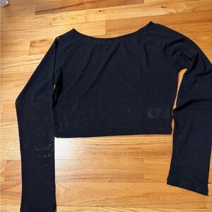 BuffBunny Black Long-Sleeve Crop Top